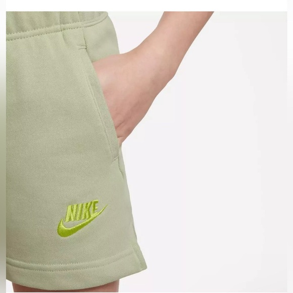 NIKE Olive Aura SPORTSWEAR CLUB FRENCH TERRY FLEECE SHORTS M standard fit girls - Picture 7 of 8